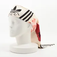グッチ × アディダス シルク オールオーバー バンドウ スカーフ 累積売上総額第1位【GUCCI】adidas x Gucci シルク ネックボウ