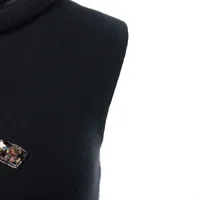 CHANEL カシミヤ カメリア ココマークチャーム ノースリーブニット 黒 CHANEL シャネル P54795K07197 カメリア＆リボン カシミヤニット