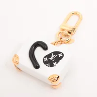 ヴィトン M00825 ビジューサック キャット トランク バッグチャーム
