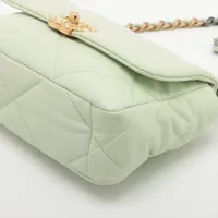 シャネル シャネル19 ラムスキン チェーンショルダーバッグ