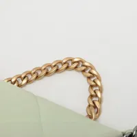 シャネル シャネル19 ラムスキン チェーンショルダーバッグ