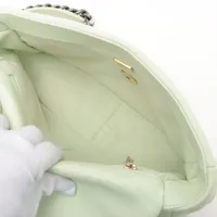 シャネル シャネル19 ラムスキン チェーンショルダーバッグ