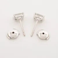 グラフ ダイヤ ピアス 750(WG) 2.0g 0.71 F VVS2 エメラルド