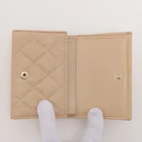 国内発 マトラッセ キャビア BEIGE ベージュ ゴールド金具 L-Zip シャネル マトラッセ キャビアスキン コンパクトウォレット