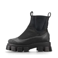 【お洒落度UP】PRADA◆Re-Nylon ギャバジン スノーブーツ ロゴ付 Prada ロゴ スノーブーツ | ブラック | FARFETCH JP