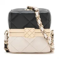 シャネル マトラッセ レザー チェーンショルダーバッグ ハート