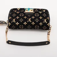 LOUIS VUITTON ショルダーバッグ モノグラム ポシェット カリー 楽天市場】極美品 LOUIS VUITTON ルイヴィトン ポシェット