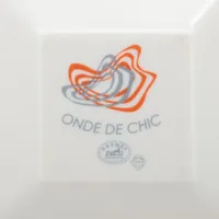 【未使用品】HERMES エルメス ONDE DE CHIC 洗練の波 皿 特大 エルメス ONDE DE CHIC 洗練の波 醤油皿 陶器 グレー×オレンジ