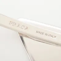プラダ トライアングルロゴ ヘアピン GP アイボリー×シルバー