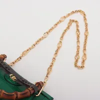 GUCCI グッチ ダイアナ バンブー ハンドバッグ エナメル グリーン グッチの新作バッグ「グッチ ダイアナ」ネオンカラーのレザー