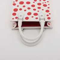 ルイヴィトン M81986  ハンドバッグ ホワイト  LOUIS VUITTON プティット･サックプラ エピ 草間彌生 ヴィトン×草間彌生 インフィニティ ドット プティットサックプラ