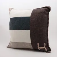 エルメス　アヴァロン pm クッション（グレー） HERMES - エルメス アヴァロン PM 50×50 102667M クッションの