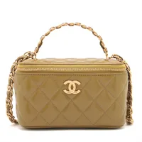 シャネル マトラッセ パテントレザー チェーンショルダーバッグ