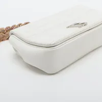 バーバリー TB ローラ レザー チェーンショルダーバッグ