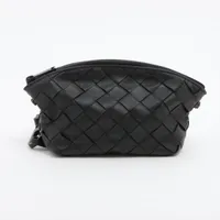ボッテガヴェネタ◆直営 ディアゴ フォンポーチ カーフレザー ブラック/パインコーンディアゴ フォンポーチ| Bottega Veneta® 日本