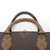 モノグラムジャイアントリバース PMバッグ ルイ・ヴィトン LOUIS VUITTON バムバッグ・ドーフィーヌ M67696