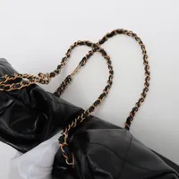 シャネル シャネル22 バックパック シャイニーカーフスキン