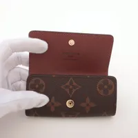 【未使用レベル✳️大赤字の最終限界価格‼️】モノグラム 4連キーケース M69517 ヴィトン モノグラム ミュルティクレ4 M69517 ブラウン キー