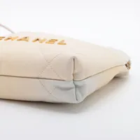 CHANEL ホワイトレザー ショルダーバッグ CHANEL （未使用 展示品）シャネル マトラッセ チェーン