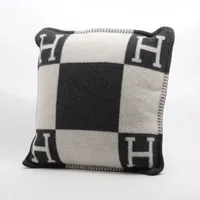 【未使用級】エルメス　アヴァロンPM クッション　カシミヤ混 エルメス アヴァロンPM クッション ウール×カシミヤ エクリュ