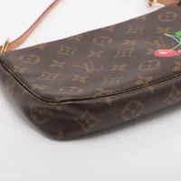ヴィトン モノグラムチェリー ポシェットアクセソワール M95008 ルイ・ヴィトン(LOUIS VUITTON)ルイヴィトン モノグラム