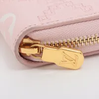 ヴィトン モノグラム アンプラント ブロデリー ジッピーウォレット