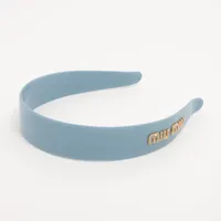 miumiu カチューシャ　ライトブルー ミュウミュウ ロゴ カチューシャ プラスチック ブルー YD019486｜中古