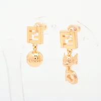 新品未使用FENDI ×FRGMT×ポケモン　ゴールドカラーピアス FENDI x FRGMT x POKÉMON ゴールドカラーメタル ピアス - メルカリ