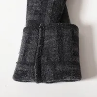 【美品】FENDI ニット　レディース　タートルネック　ズッカ柄 FENDI フェンディタートルネック ニット セーター 黒ズッカロゴ