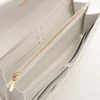 ヴィトン モノグラムフラワー ポルトフォイユカプシーヌ 型番 ホワイト