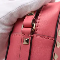 ロックスタッズ ショルダーバッグ ピンク ヴァレンティノ VALENTINO ロックスタッズ ショルダーバッグ
