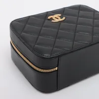 シャネル マトラッセ ラムスキン 2WAYショルダーバッグ ブラック