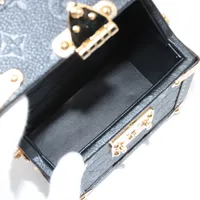 ヴィトン モノグラムアンプラント カメラボックス M11131 RFID