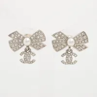 ココマーク リボン B23S ピアス(両耳用) メタル×ラインストーン シルバー シャネル ココマーク リボン B23S ピアス(両耳用) メタル×ライン