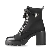 プラダ Re Nylon リ ナイロン ナイロン×レザー ショートブーツ