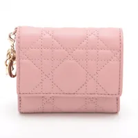 クリスチャンディオール  レディディオール ロータスウォレット カナージュ ラムスキン コンパクト財布 レディース DIOR | 【日本限定】Lady Dior Lotus ウォレット カナージュ ラムスキン