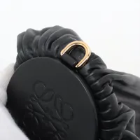 ブラック　レザー　ポーチ　ロエベ ロエベ クラッチバッグ アナグラム Tポーチ レザー LOEWE 黒