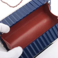 良品　シャネル　ココマーク　クリア　ビニール　クラッチバッグ　ポーチ　ブラック シャネル CHANEL CHANEL ポーチ MATELASSE A80910 B10583