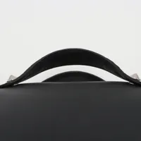 t36【美品】フェンディ　ズッカ　エンボス　ブラック　レザー　ボディバッグ t36【美品】フェンディ ズッカ エンボス ブラック レザー ボディバッグ