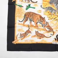 エルメス　スカーフ　カシミヤシルク　カレ90 　野生の優しさ エルメス カレ90 tendresse feline 野生の優しさ スカーフ