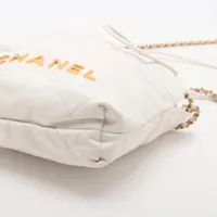 シャネル シャネル22 ミニ シャイニーカーフスキン チェーン