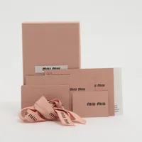 ミュウミュウ　新品正規品　レザー☓スエード☓シアリング　ヘアークリップセット ミュウミュウ ロゴ ヘアピン スエード×パテント ヘアクリップ 2