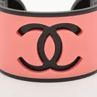 CHANEL　ココマークプラバングル　2011年モデル　　中古品 シャネル ココマーク P23C バングル プラスチック ピンク
