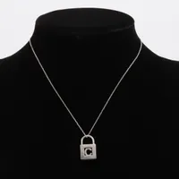 ティファニー　カデナロック　ネックレストップ　イニシャルＴ TIFFANY&Co. ティファニー イニシャル T カデナロック