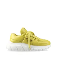 美品　PRADA 厚底レザースニーカー　トライアングル　37 プラダ トライアングルロゴ パテントレザー スニーカー 37 1/2