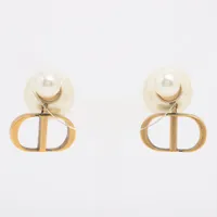 Dior パール ピアス(両耳用) 121953.jpg