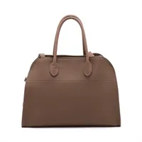 【みこりん・新品未使用】ザロウ　マルゴー12 ブラウン Amazon.co.jp: The Row ザロウ ソフト マルゴー 12 バッグ入手