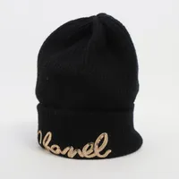 CHANEL ウールビーニー 黒 ロゴ付き org.jpg