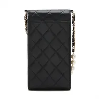 CHANEL - シャネル マトラッセ ラムスキン iPhoneケース チェーン付 31番台 CHANEL - シャネル マトラッセ ラムスキン iPhoneケース