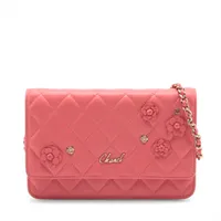 【超S級美品】シャネル カメリアラムスキン ピンク 15番台 CHANEL シャネル カメリア 二つ折り財布 ミディアムウォレット